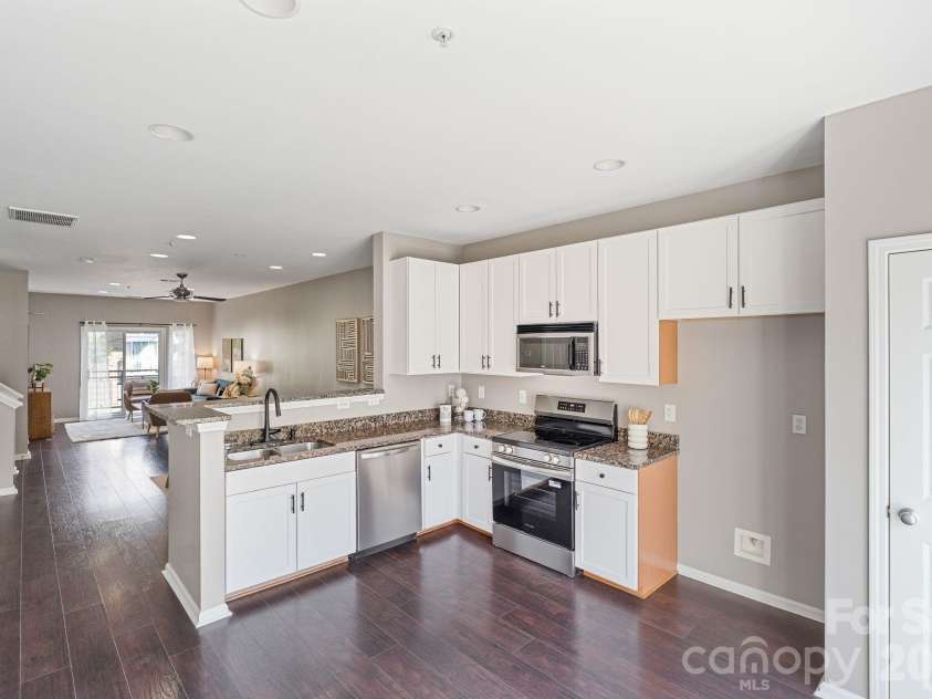3566 Warp Street, Charlotte, NC 28205.  MLS# CAR4368738, YatesRealty ID 15557. 