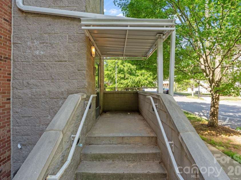 3566 Warp Street, Charlotte, NC 28205.  MLS# CAR4368738, YatesRealty ID 15557. 