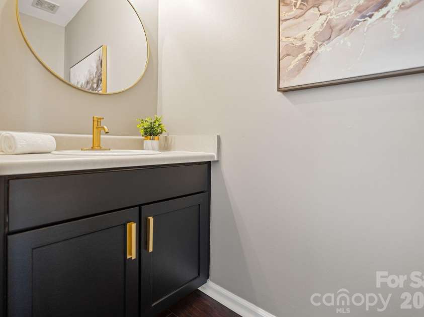 3566 Warp Street, Charlotte, NC 28205.  MLS# CAR4368738, YatesRealty ID 15557. Main level half bath