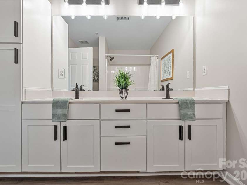 3566 Warp Street, Charlotte, NC 28205.  MLS# CAR4368738, YatesRealty ID 15557. Primary bathroom
