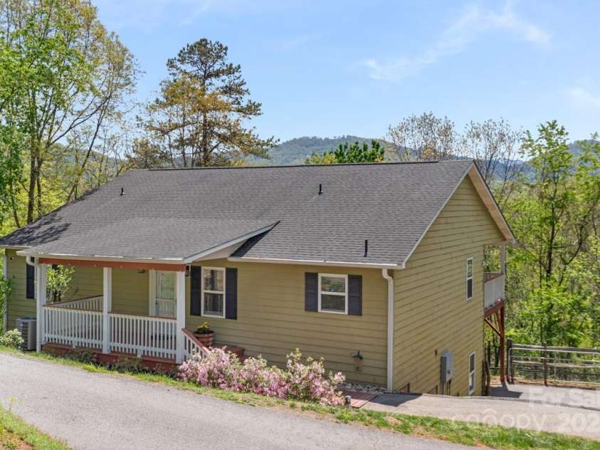 349 Penland Street, Clyde, NC 28721.  MLS# CAR4253328, YatesRealty ID 15558. 349 Penland Street