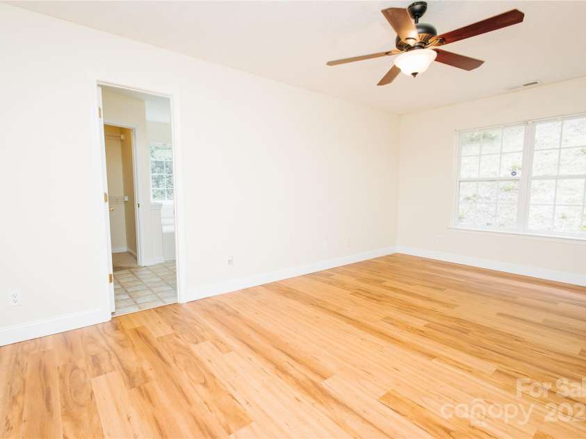 207 Lakeview Drive, Marion, NC 28752.  MLS# CAR4255488, YatesRealty ID 15559. 