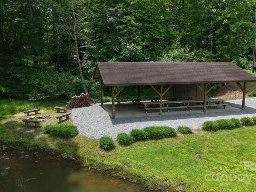 207 Lakeview Drive, Marion, NC 28752.  MLS# CAR4255488, YatesRealty ID 15559. Community Feature