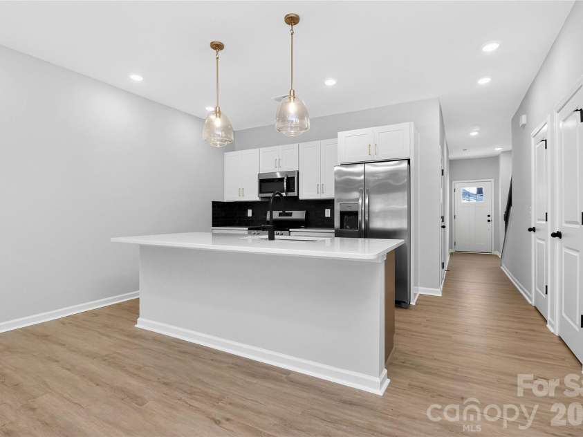 341 Hoskins Road, Charlotte, NC 28216.  MLS# CAR4362535, YatesRealty ID 15559. 