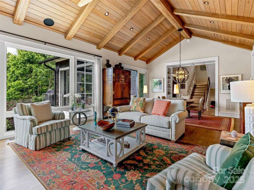 3 Bayonne Trail, Asheville, NC 28804.  MLS# CAR4262687, YatesRealty ID 1556. Open concept with amazing flow