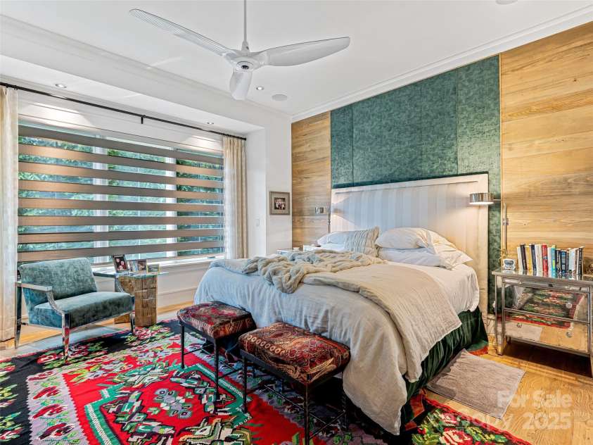 3 Bayonne Trail, Asheville, NC 28804.  MLS# CAR4262687, YatesRealty ID 1556. Primary Suite on the main level