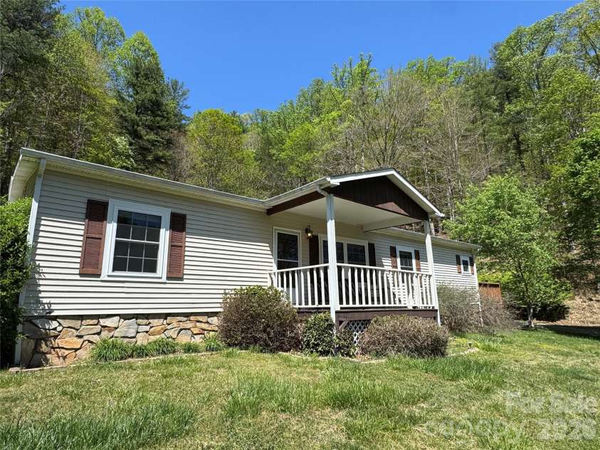 942 Fisher Branch Road, Marshall, NC 28753.  MLS# CAR4373818, YatesRealty ID 15560. 