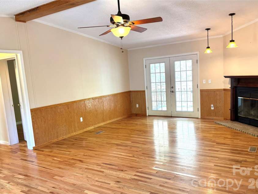 942 Fisher Branch Road, Marshall, NC 28753.  MLS# CAR4373818, YatesRealty ID 15560. 