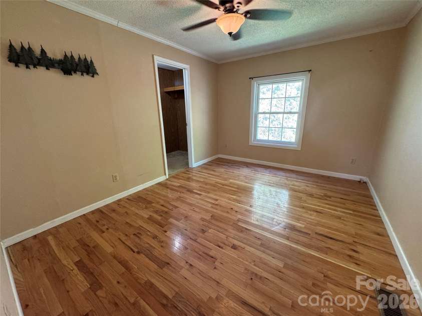 942 Fisher Branch Road, Marshall, NC 28753.  MLS# CAR4373818, YatesRealty ID 15560. 