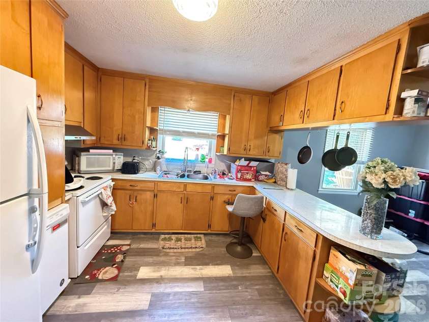 103 Regina Drive, Morganton, NC 28655.  MLS# CAR4365364, YatesRealty ID 15561. 