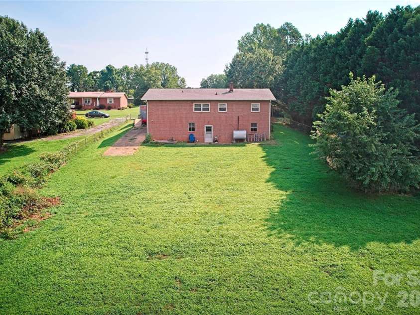 103 Regina Drive, Morganton, NC 28655.  MLS# CAR4365364, YatesRealty ID 15561. 