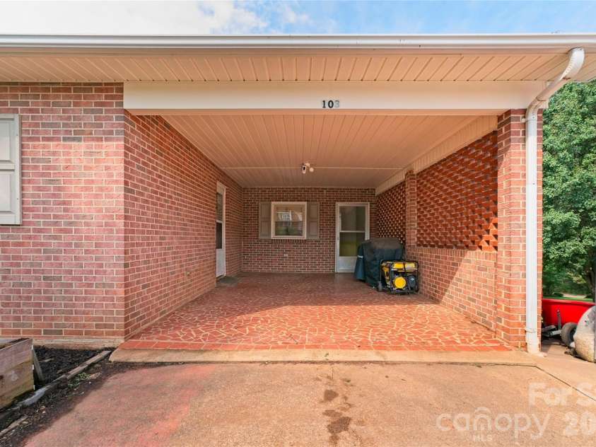 103 Regina Drive, Morganton, NC 28655.  MLS# CAR4365364, YatesRealty ID 15561. 