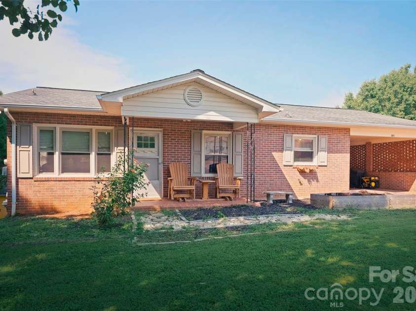 103 Regina Drive, Morganton, NC 28655.  MLS# CAR4365364, YatesRealty ID 15561. 