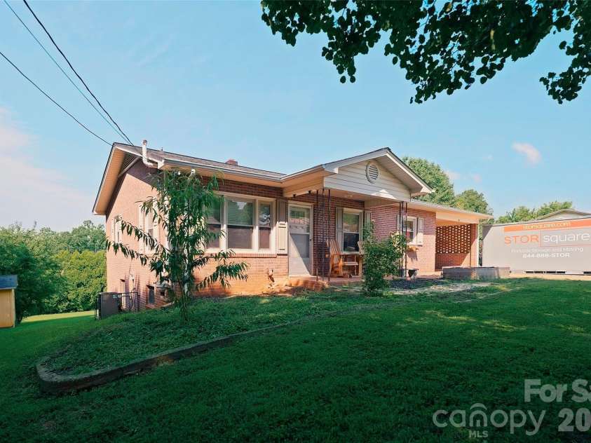 103 Regina Drive, Morganton, NC 28655.  MLS# CAR4365364, YatesRealty ID 15561. 