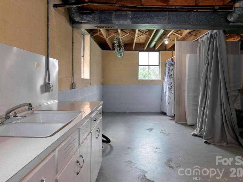 103 Regina Drive, Morganton, NC 28655.  MLS# CAR4365364, YatesRealty ID 15561. 