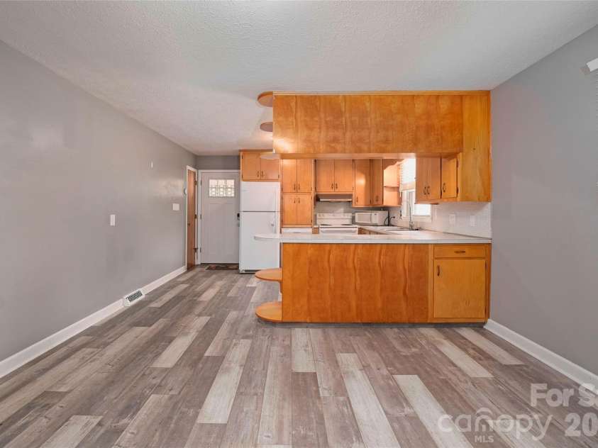 103 Regina Drive, Morganton, NC 28655.  MLS# CAR4365364, YatesRealty ID 15561. 