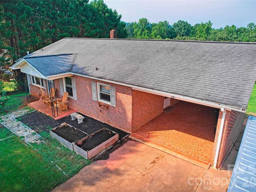 103 Regina Drive, Morganton, NC 28655.  MLS# CAR4365364, YatesRealty ID 15561. 