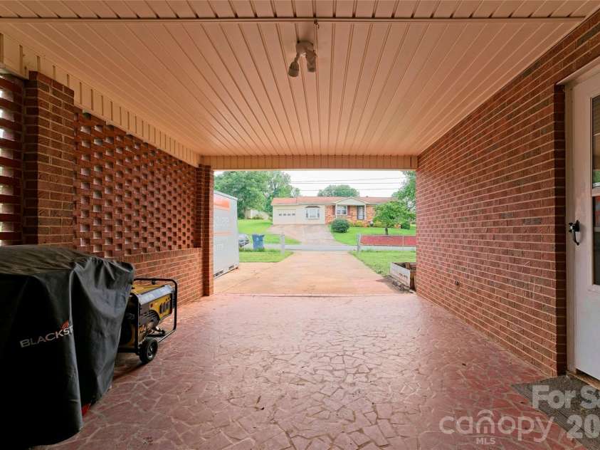 103 Regina Drive, Morganton, NC 28655.  MLS# CAR4365364, YatesRealty ID 15561. 