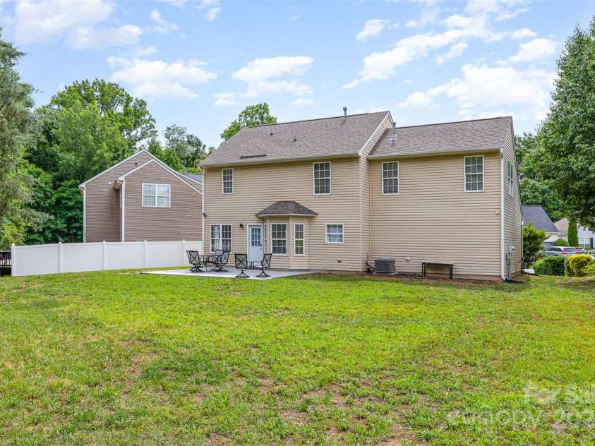 6608 Pattonsburg Drive, Charlotte, NC 28213.  MLS# CAR4260282, YatesRealty ID 15561. Back of Home