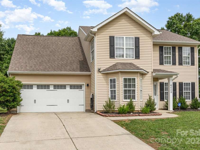 6608 Pattonsburg Drive, Charlotte, NC 28213.  MLS# CAR4260282, YatesRealty ID 15561. Cul-De-Sac Lot