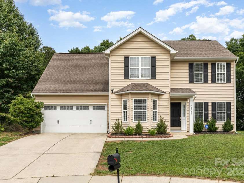 6608 Pattonsburg Drive, Charlotte, NC 28213.  MLS# CAR4260282, YatesRealty ID 15561. Cul-De-Sac Lot