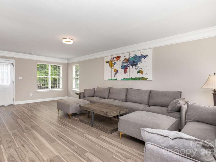 6608 Pattonsburg Drive, Charlotte, NC 28213.  MLS# CAR4260282, YatesRealty ID 15561. Living Area