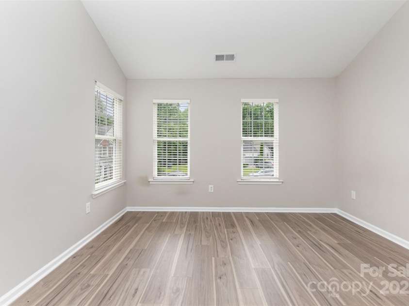 6608 Pattonsburg Drive, Charlotte, NC 28213.  MLS# CAR4260282, YatesRealty ID 15561. Primary Suite