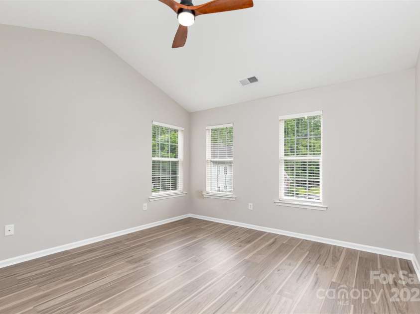 6608 Pattonsburg Drive, Charlotte, NC 28213.  MLS# CAR4260282, YatesRealty ID 15561. Primary Suite