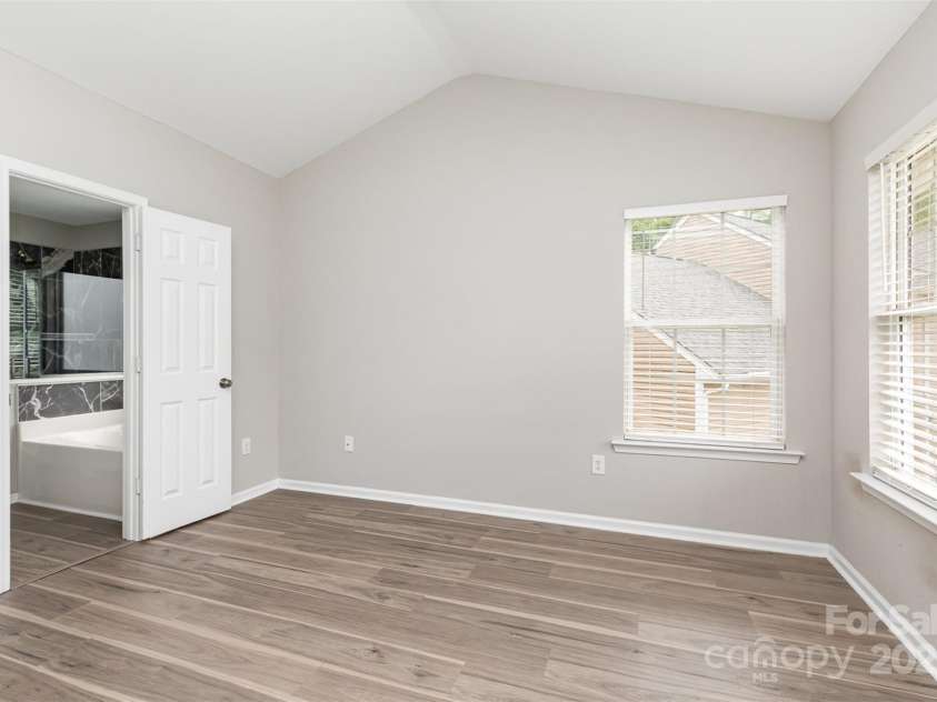 6608 Pattonsburg Drive, Charlotte, NC 28213.  MLS# CAR4260282, YatesRealty ID 15561. Primary Suite