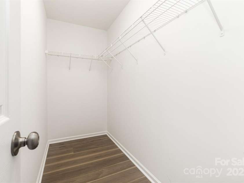 6608 Pattonsburg Drive, Charlotte, NC 28213.  MLS# CAR4260282, YatesRealty ID 15561. Primary Walk-In Closet