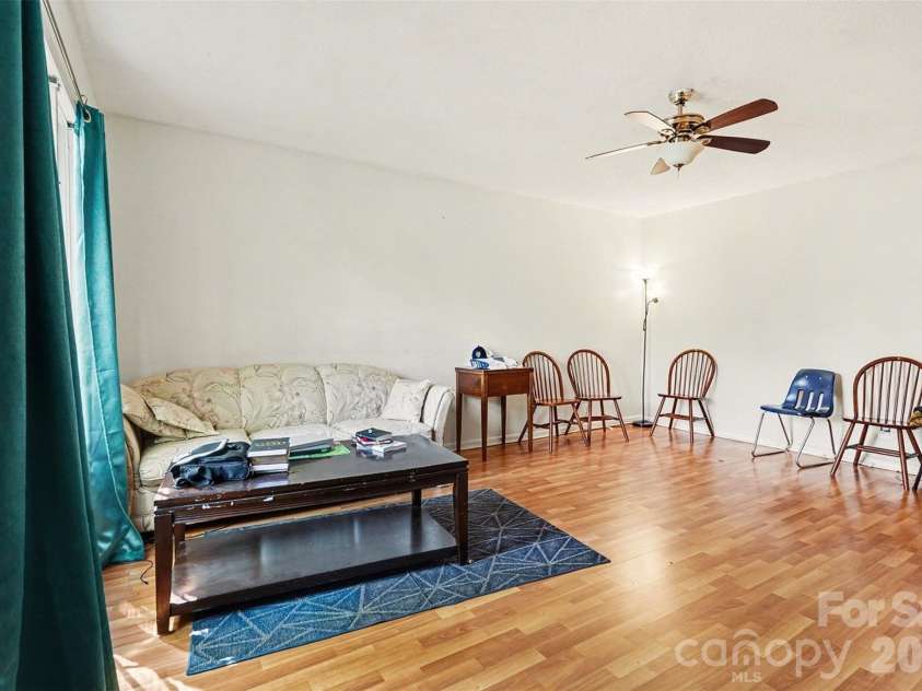 1535 Lansdale Drive, Charlotte, NC 28205.  MLS# CAR4362757, YatesRealty ID 15562. 