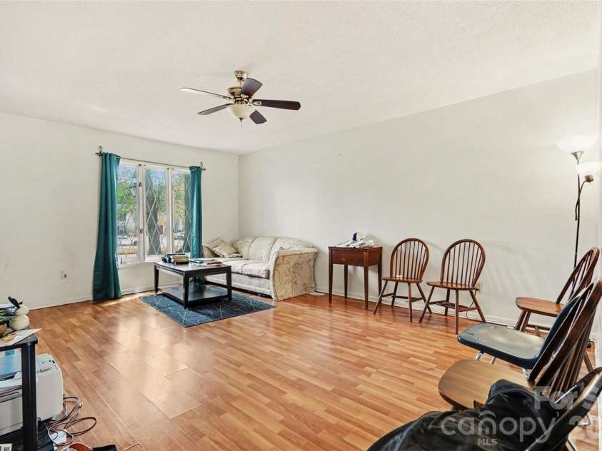 1535 Lansdale Drive, Charlotte, NC 28205.  MLS# CAR4362757, YatesRealty ID 15562. 