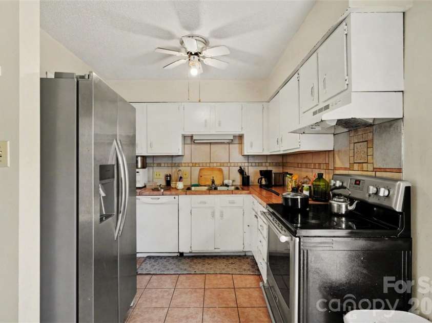 1535 Lansdale Drive, Charlotte, NC 28205.  MLS# CAR4362757, YatesRealty ID 15562. 