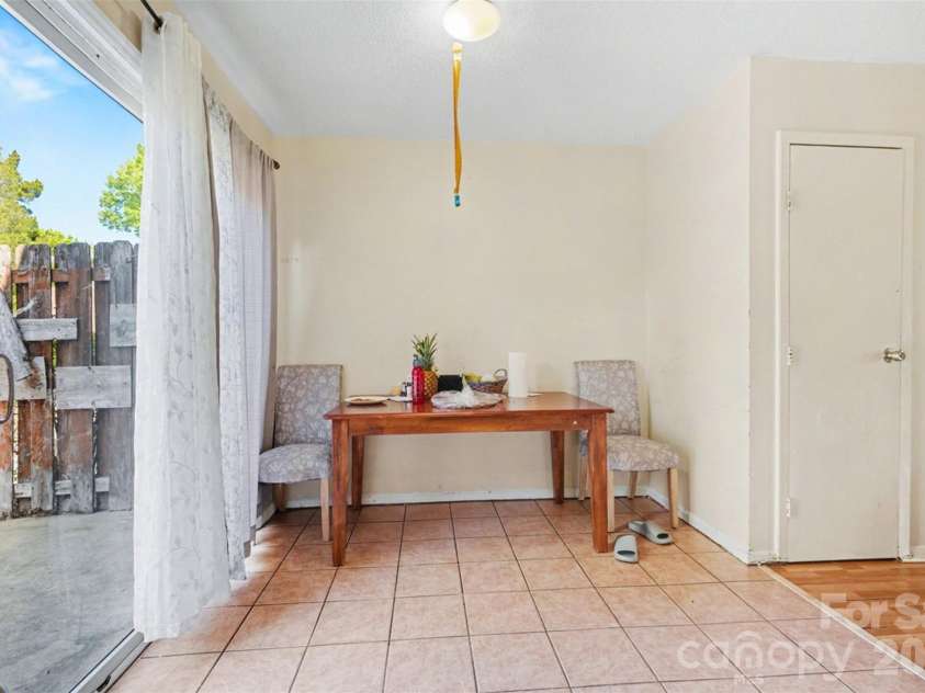 1535 Lansdale Drive, Charlotte, NC 28205.  MLS# CAR4362757, YatesRealty ID 15562. 