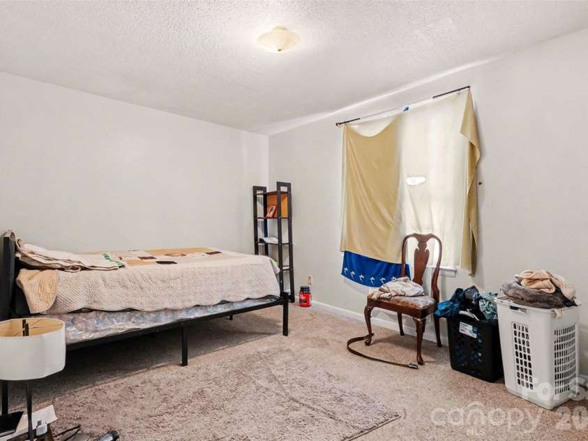 1535 Lansdale Drive, Charlotte, NC 28205.  MLS# CAR4362757, YatesRealty ID 15562. 