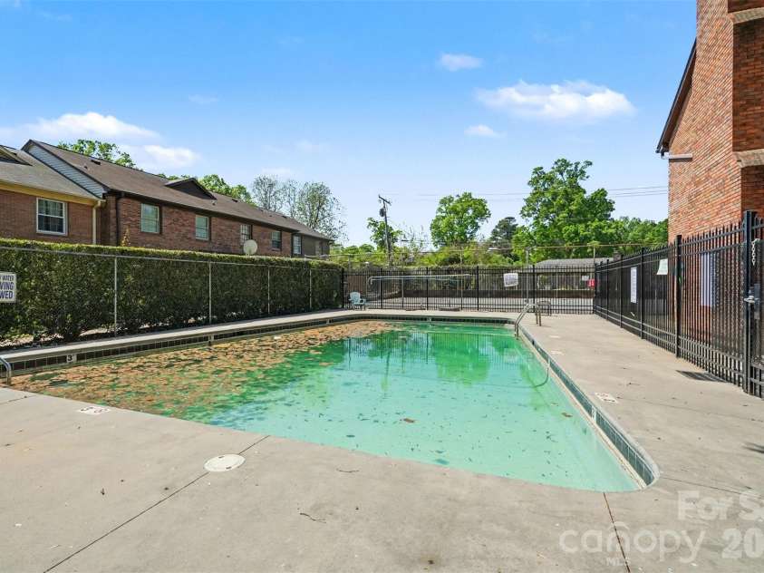 1535 Lansdale Drive, Charlotte, NC 28205.  MLS# CAR4362757, YatesRealty ID 15562. 