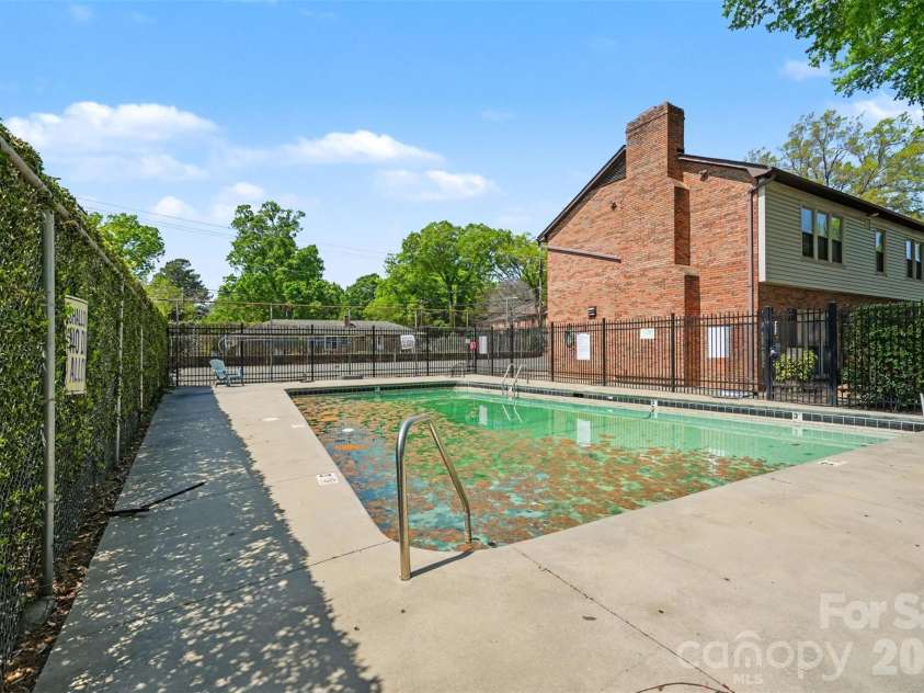 1535 Lansdale Drive, Charlotte, NC 28205.  MLS# CAR4362757, YatesRealty ID 15562. 