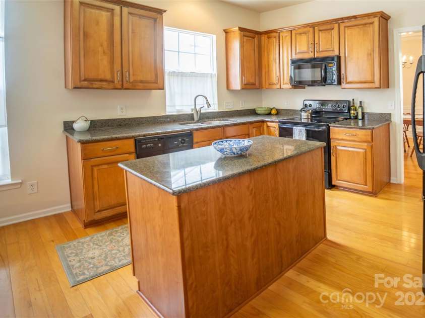 6310 Highland Commons Road, Charlotte, NC 28269.  MLS# CAR4257326, YatesRealty ID 15562. 