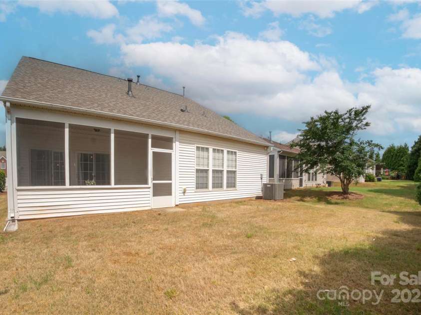 6310 Highland Commons Road, Charlotte, NC 28269.  MLS# CAR4257326, YatesRealty ID 15562. 