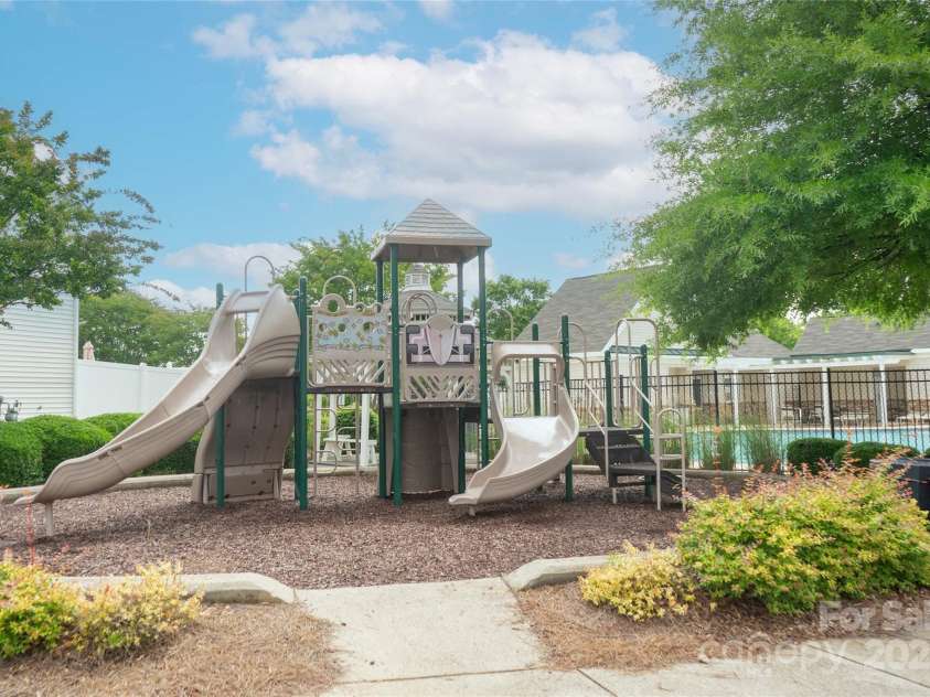 6310 Highland Commons Road, Charlotte, NC 28269.  MLS# CAR4257326, YatesRealty ID 15562. 