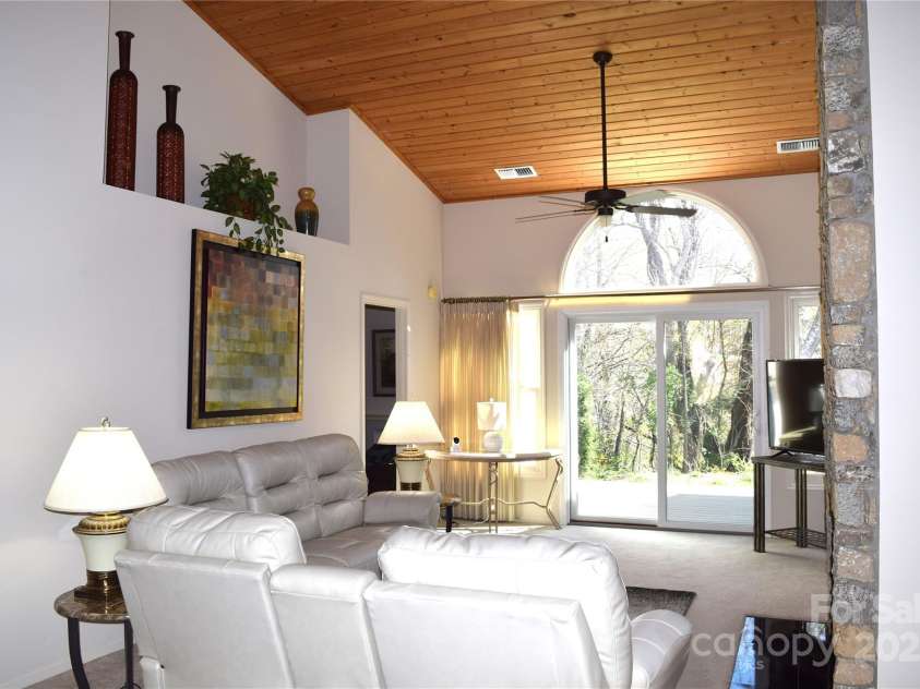 100 Meadowind Court, Waynesville, NC 28786.  MLS# CAR4246953, YatesRealty ID 15563. 