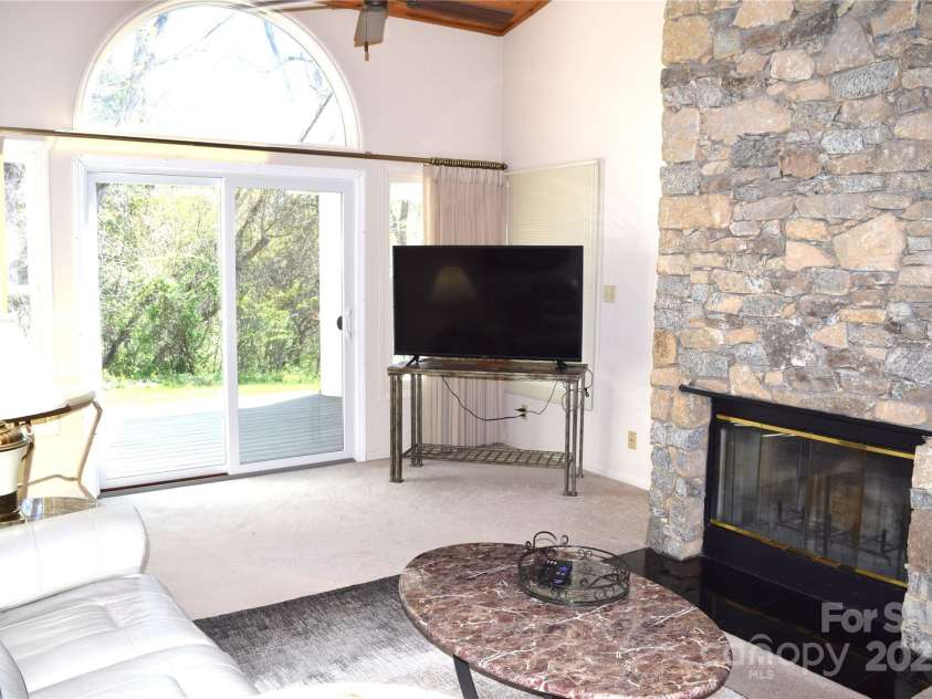 100 Meadowind Court, Waynesville, NC 28786.  MLS# CAR4246953, YatesRealty ID 15563. 