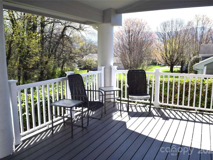 100 Meadowind Court, Waynesville, NC 28786.  MLS# CAR4246953, YatesRealty ID 15563. 