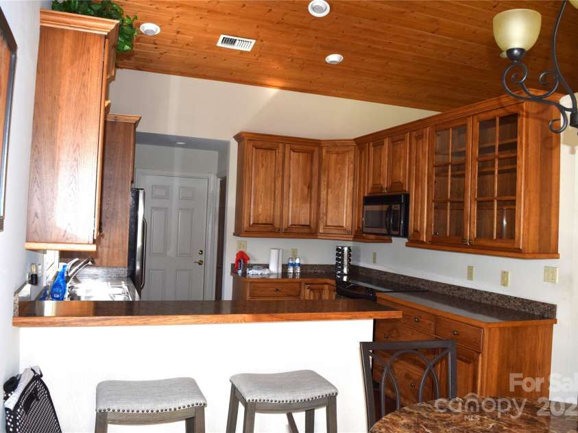 100 Meadowind Court, Waynesville, NC 28786.  MLS# CAR4246953, YatesRealty ID 15563. 