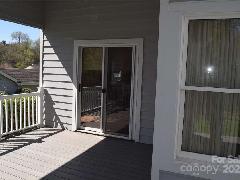 100 Meadowind Court, Waynesville, NC 28786.  MLS# CAR4246953, YatesRealty ID 15563. 