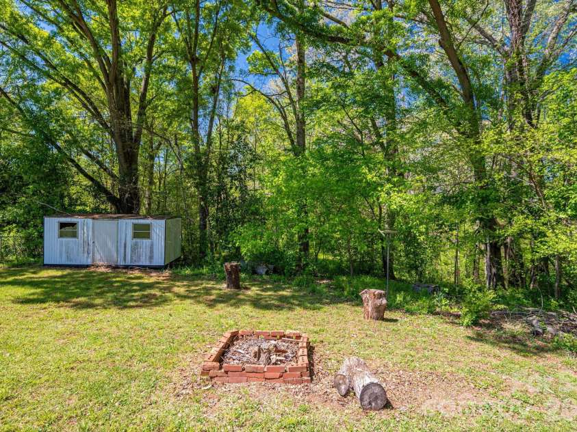515 Polkville Road, Shelby, NC 28150.  MLS# CAR4367669, YatesRealty ID 15563. 