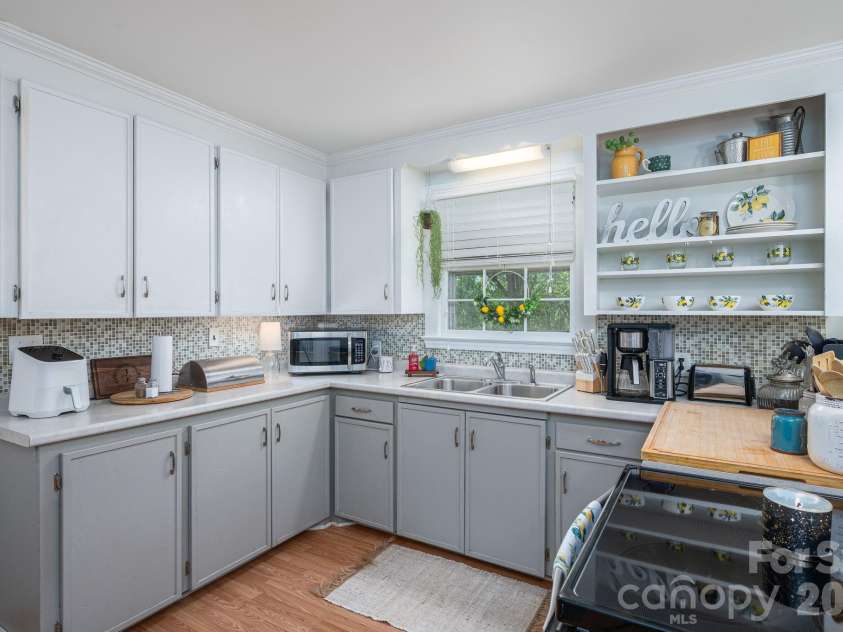 515 Polkville Road, Shelby, NC 28150.  MLS# CAR4367669, YatesRealty ID 15563. 