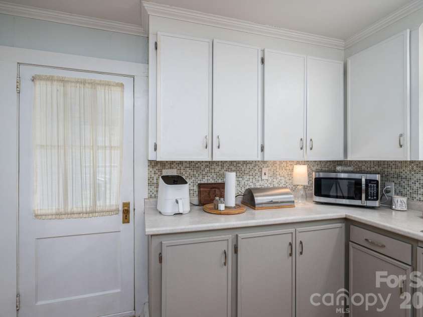 515 Polkville Road, Shelby, NC 28150.  MLS# CAR4367669, YatesRealty ID 15563. 