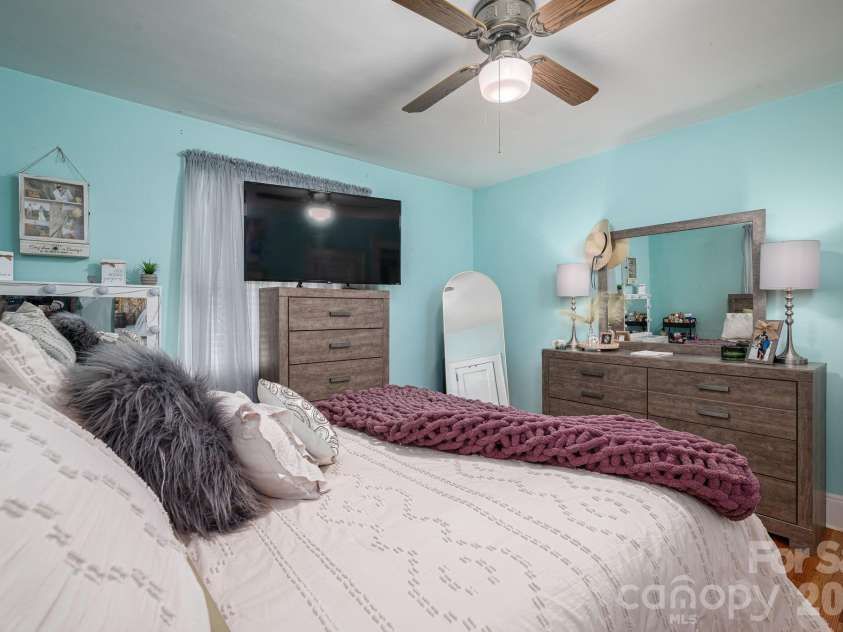 515 Polkville Road, Shelby, NC 28150.  MLS# CAR4367669, YatesRealty ID 15563. 