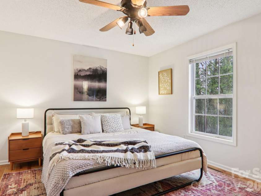 17 Castle Street, Asheville, NC 28803.  MLS# CAR4364977, YatesRealty ID 15564. 